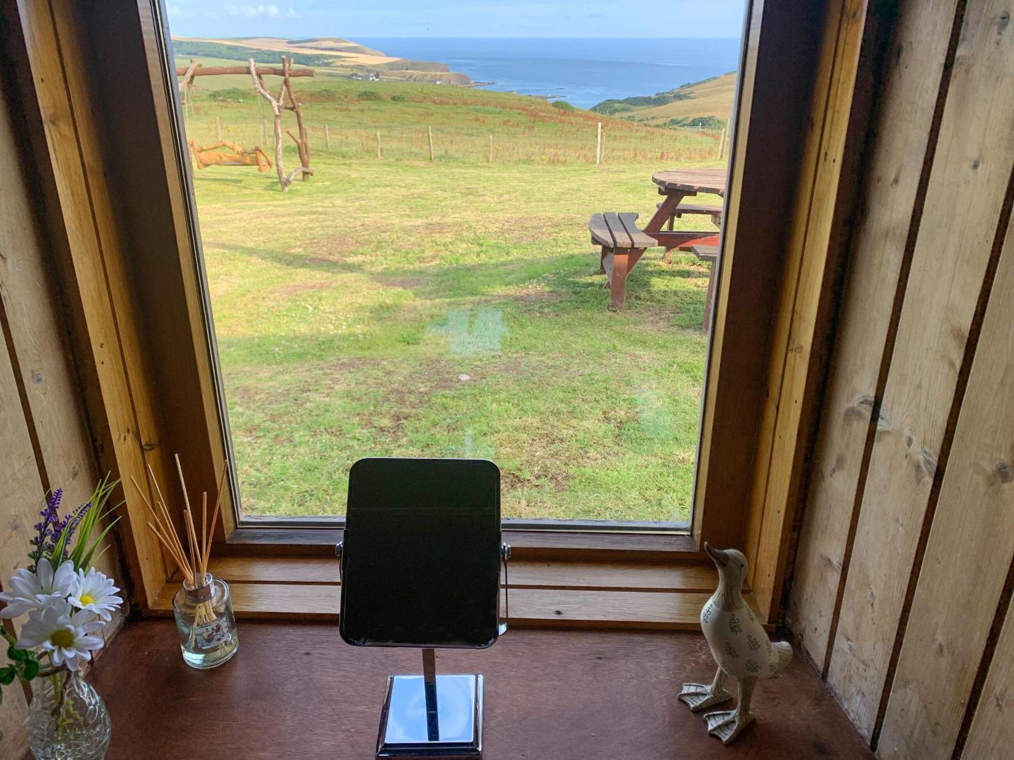 Mains Of Auchmedden Cottage Pennan Exterior photo